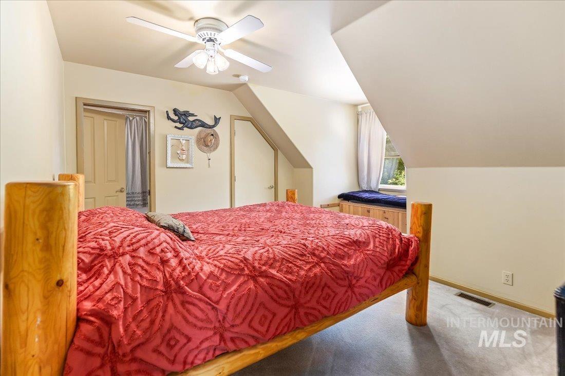 2533 E Boomer Ln