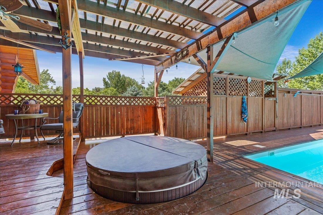 2533 E Boomer Ln