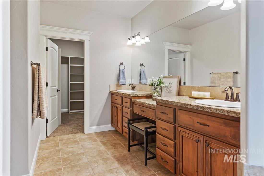 2495 E Cyanite Drive