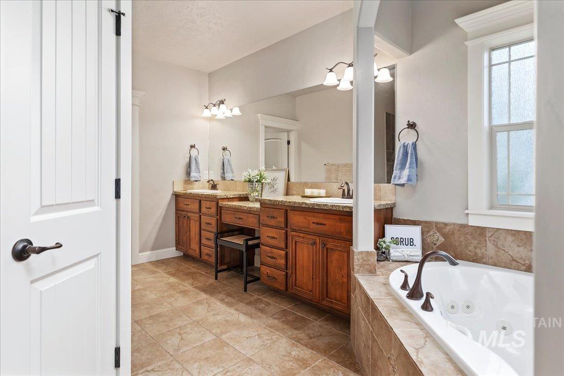 2495 E Cyanite Drive