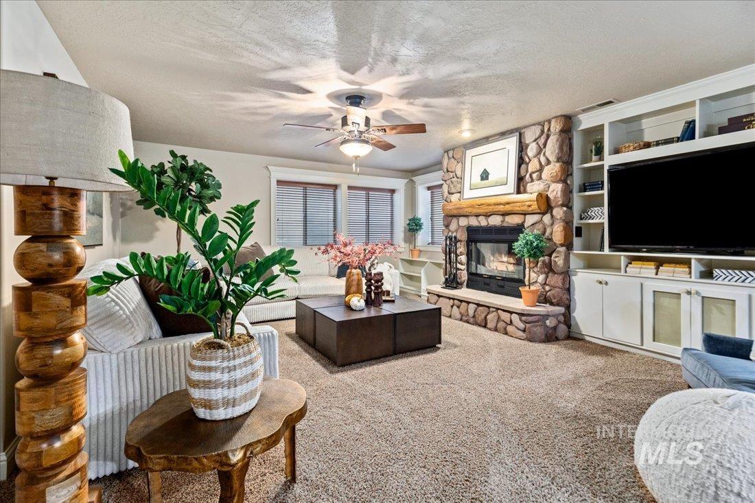 2495 E Cyanite Drive