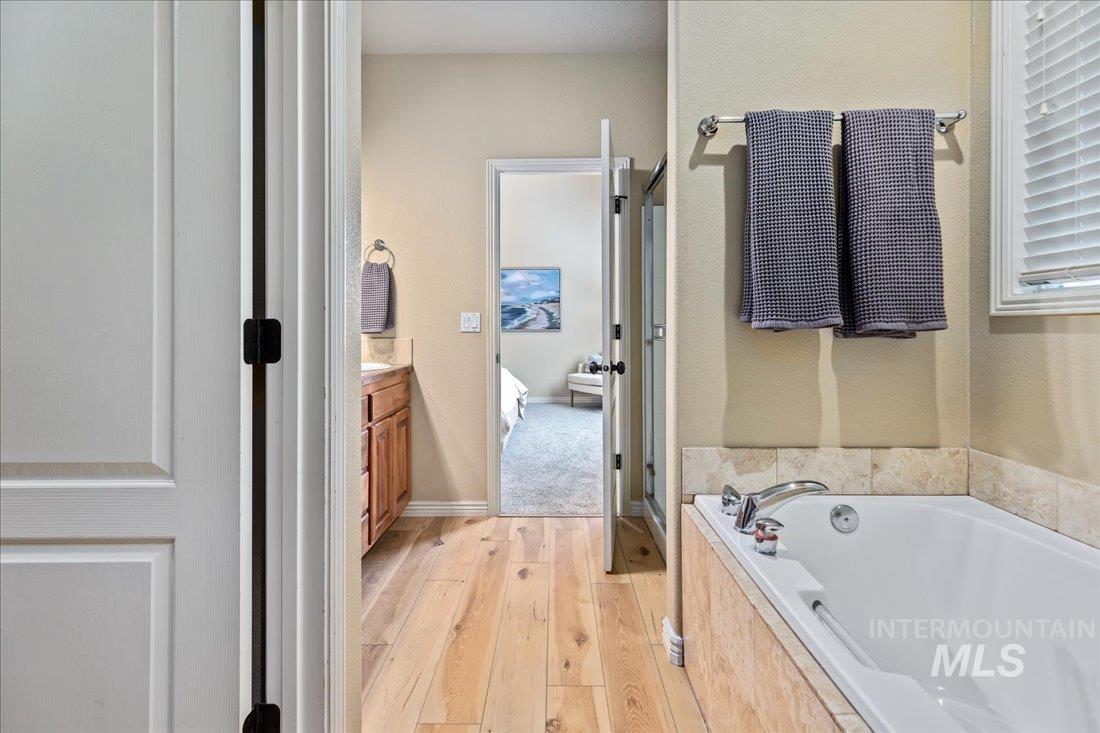 1476 W White Sands Dr