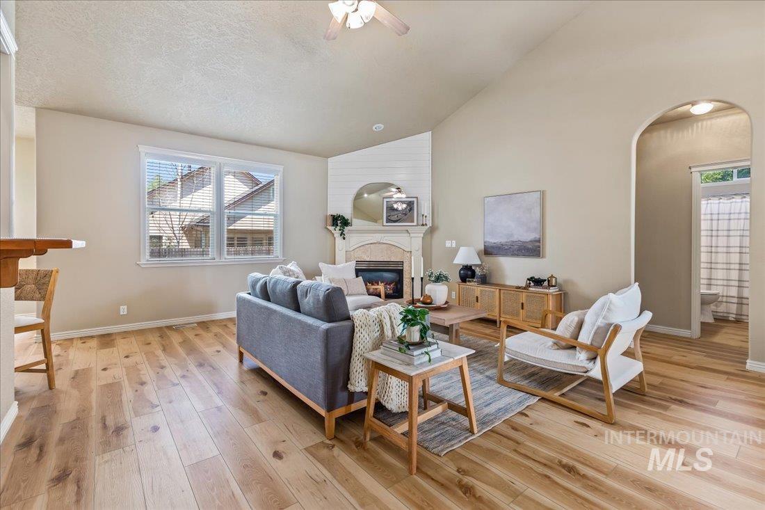 1476 W White Sands Dr