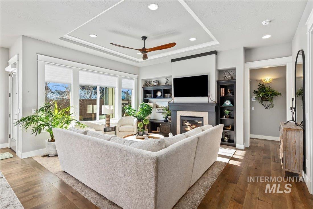 347 W Lockhart Lane