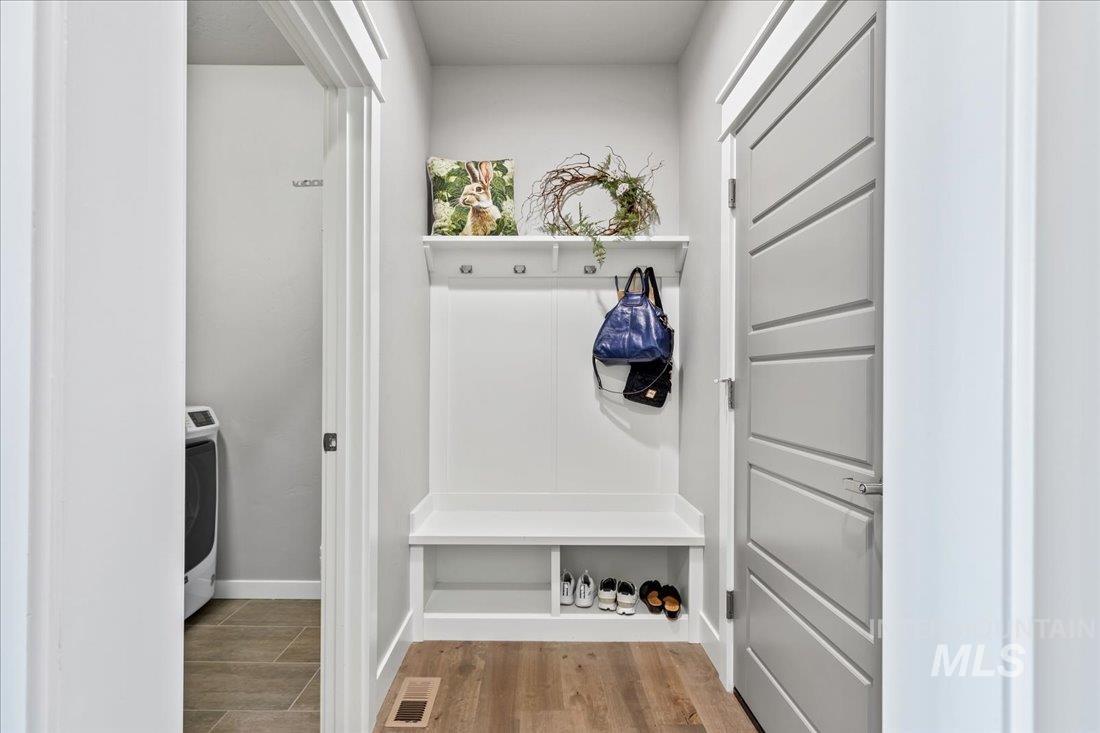 347 W Lockhart Lane