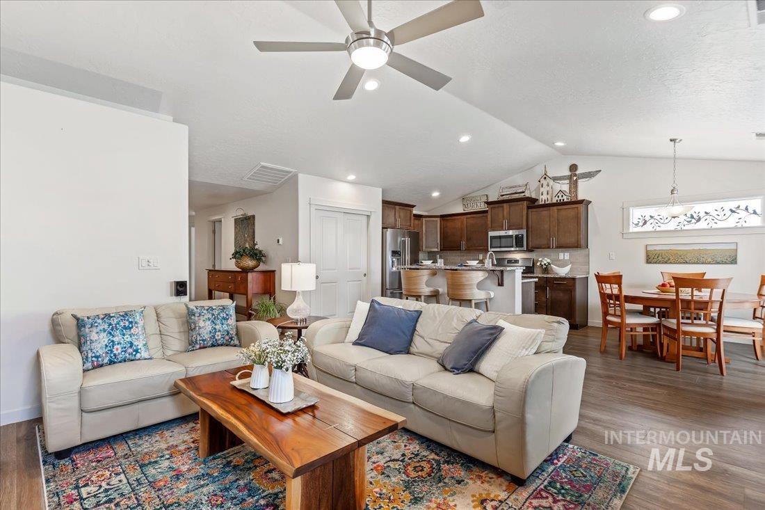 6194 W Los Flores Dr Unit: Lot 23 Block 5 Oaks West