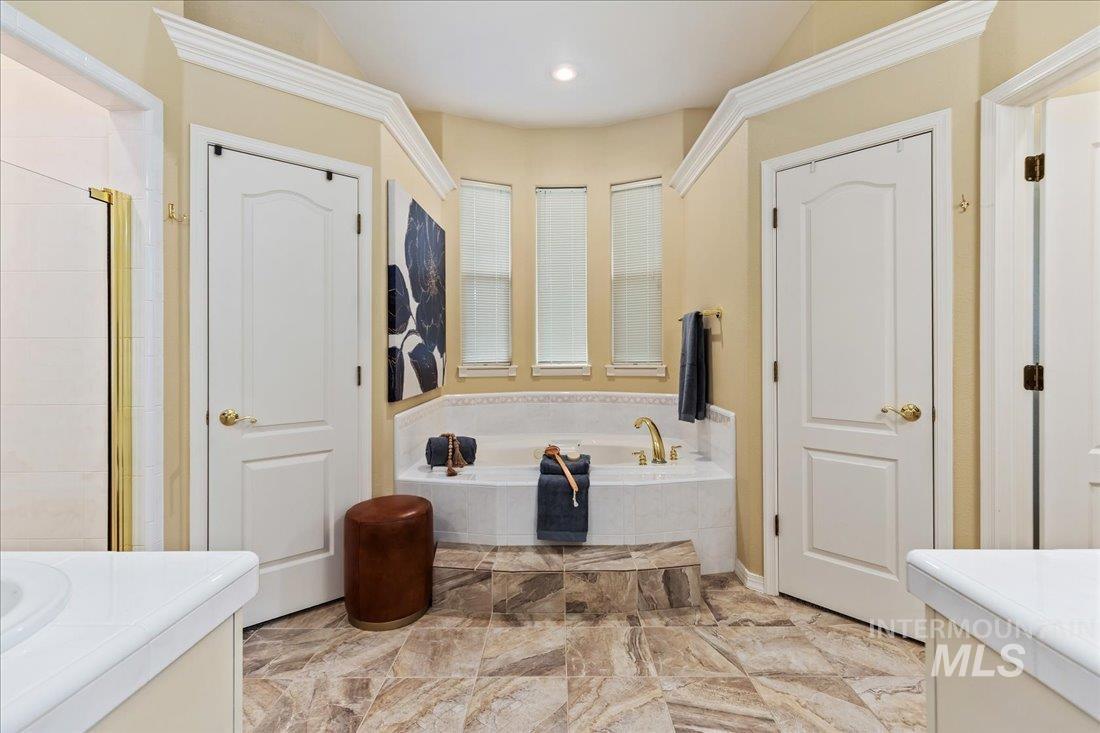 1250 S River Flow Way