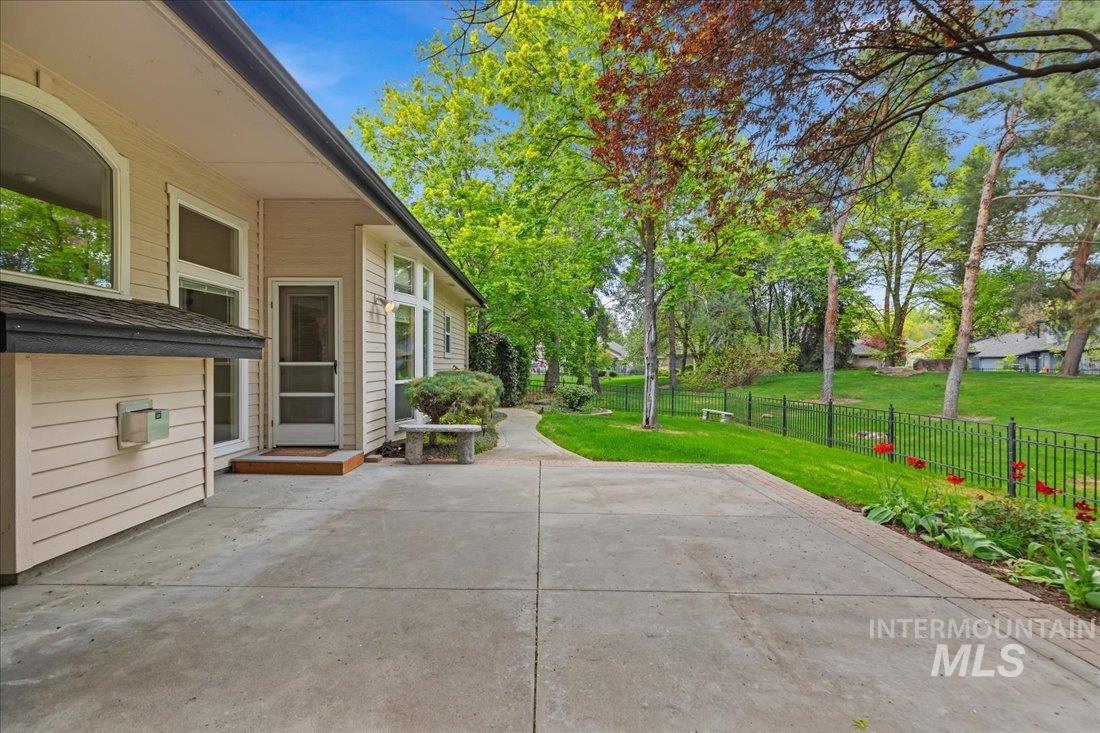 1250 S River Flow Way