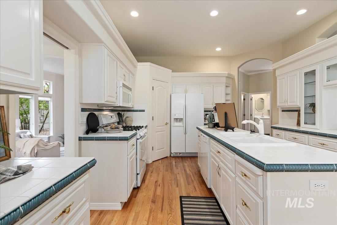 1250 S River Flow Way