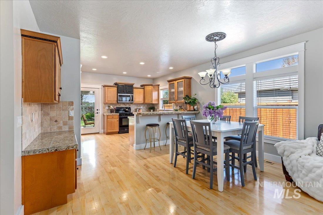 4951 N Red Hills Ave