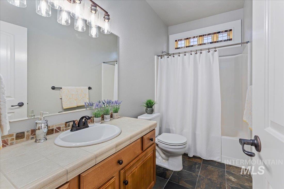 4951 N Red Hills Ave