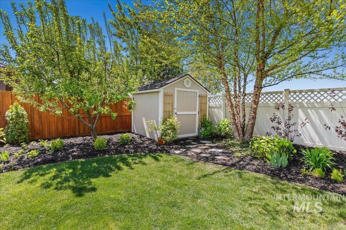 4951 N Red Hills Ave