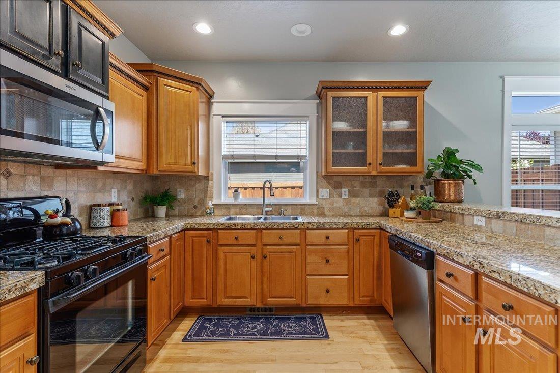 4951 N Red Hills Ave