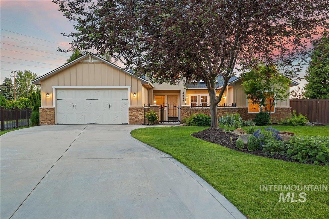 4871 N Red Hills Ave