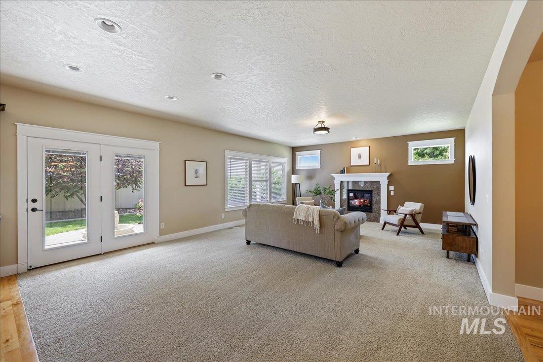 4871 N Red Hills Ave