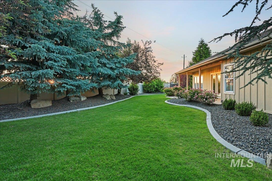 4871 N Red Hills Ave