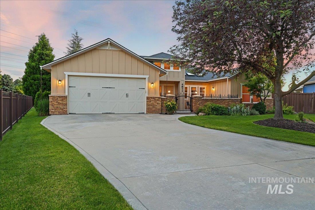 4871 N Red Hills Ave