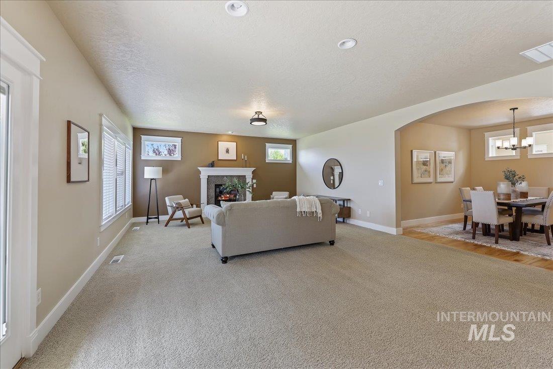 4871 N Red Hills Ave