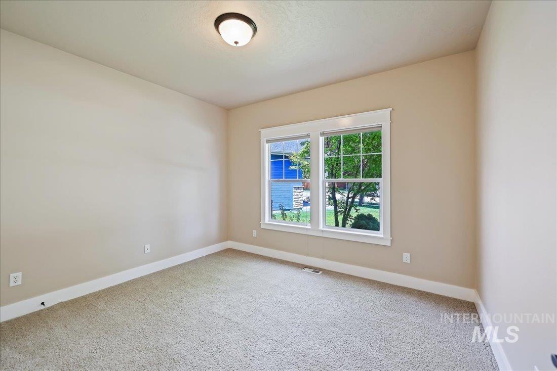 4871 N Red Hills Ave