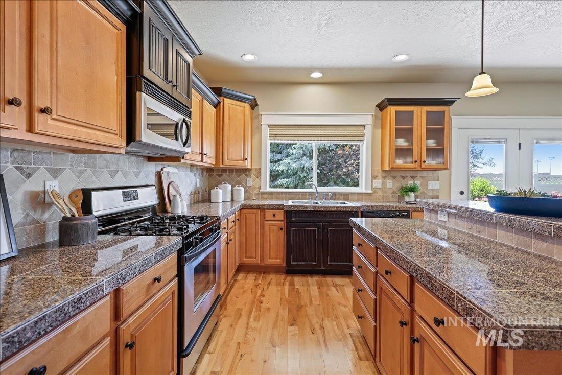 4871 N Red Hills Ave