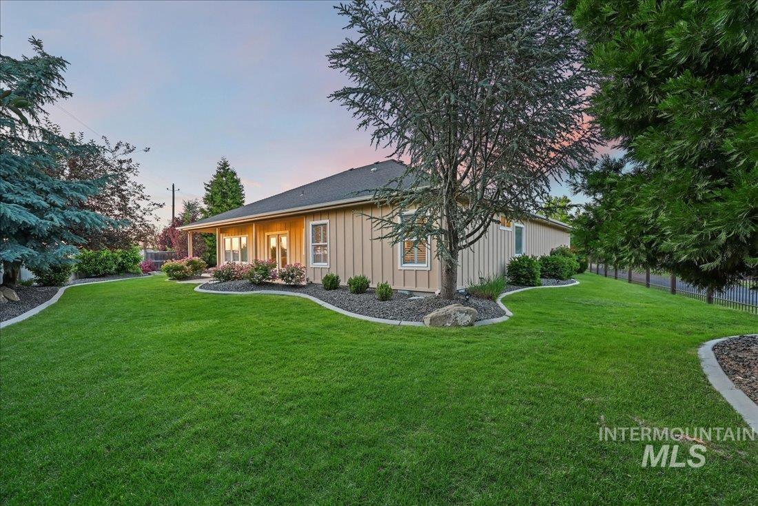 4871 N Red Hills Ave