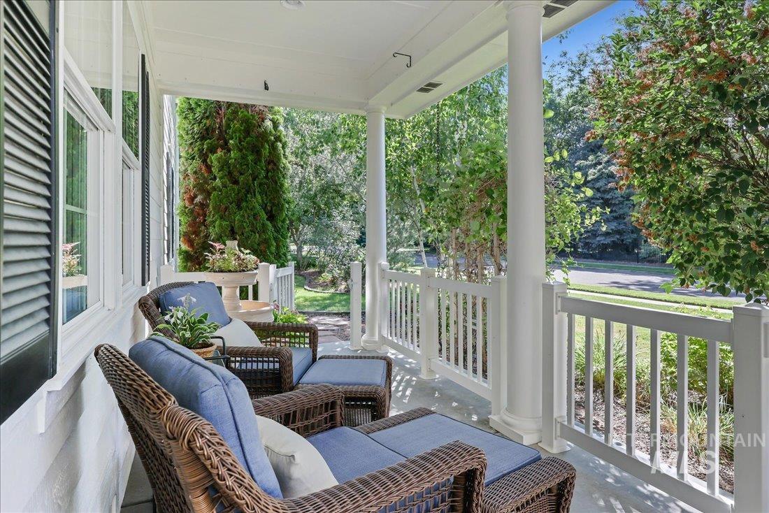 1200 E Covey Run Court