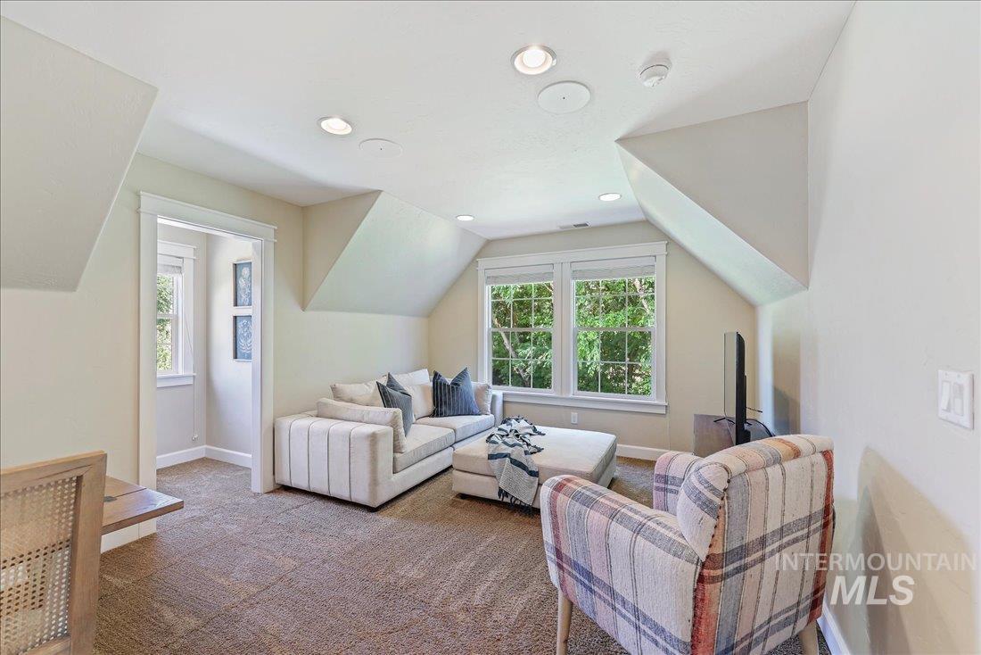 1200 E Covey Run Court