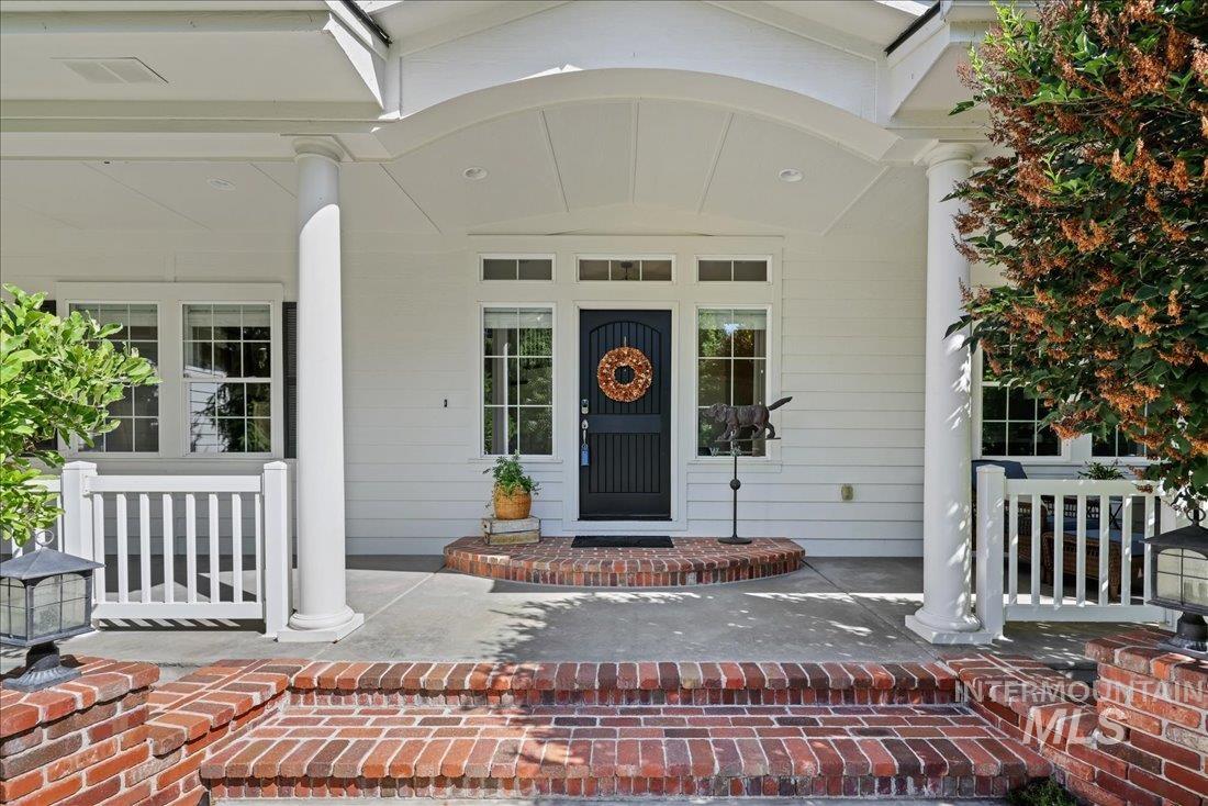 1200 E Covey Run Court