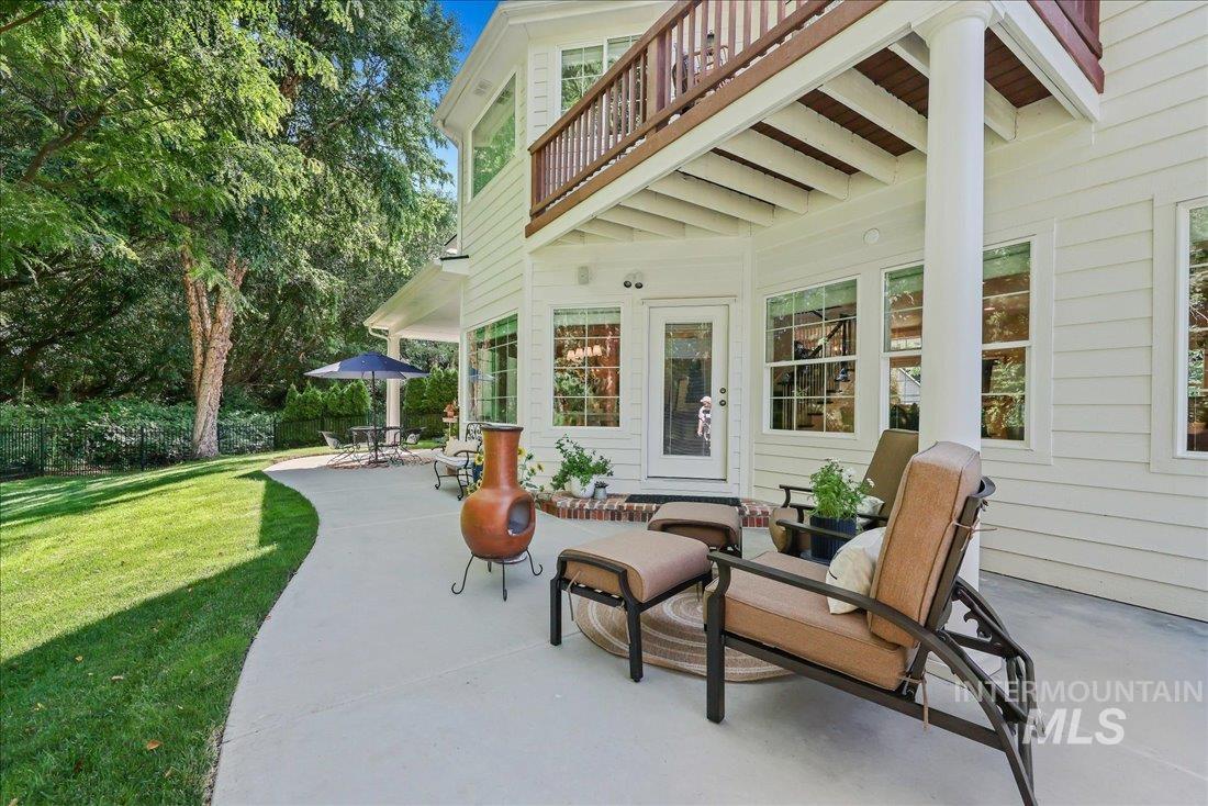 1200 E Covey Run Court