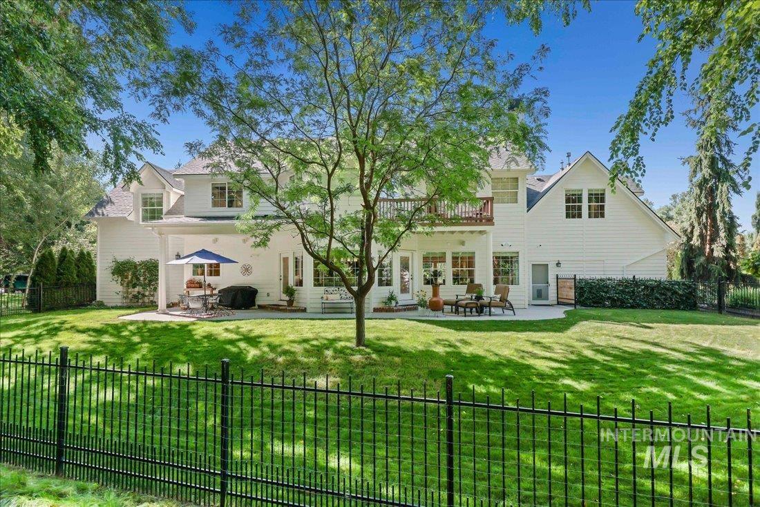 1200 E Covey Run Court