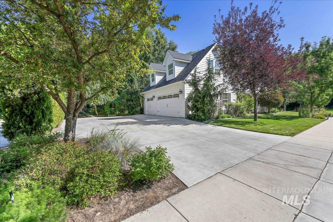 1200 E Covey Run Court