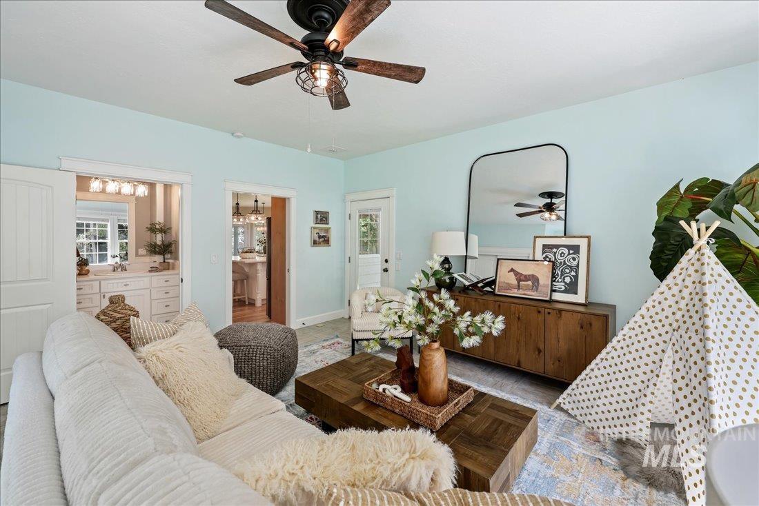 1200 E Covey Run Court