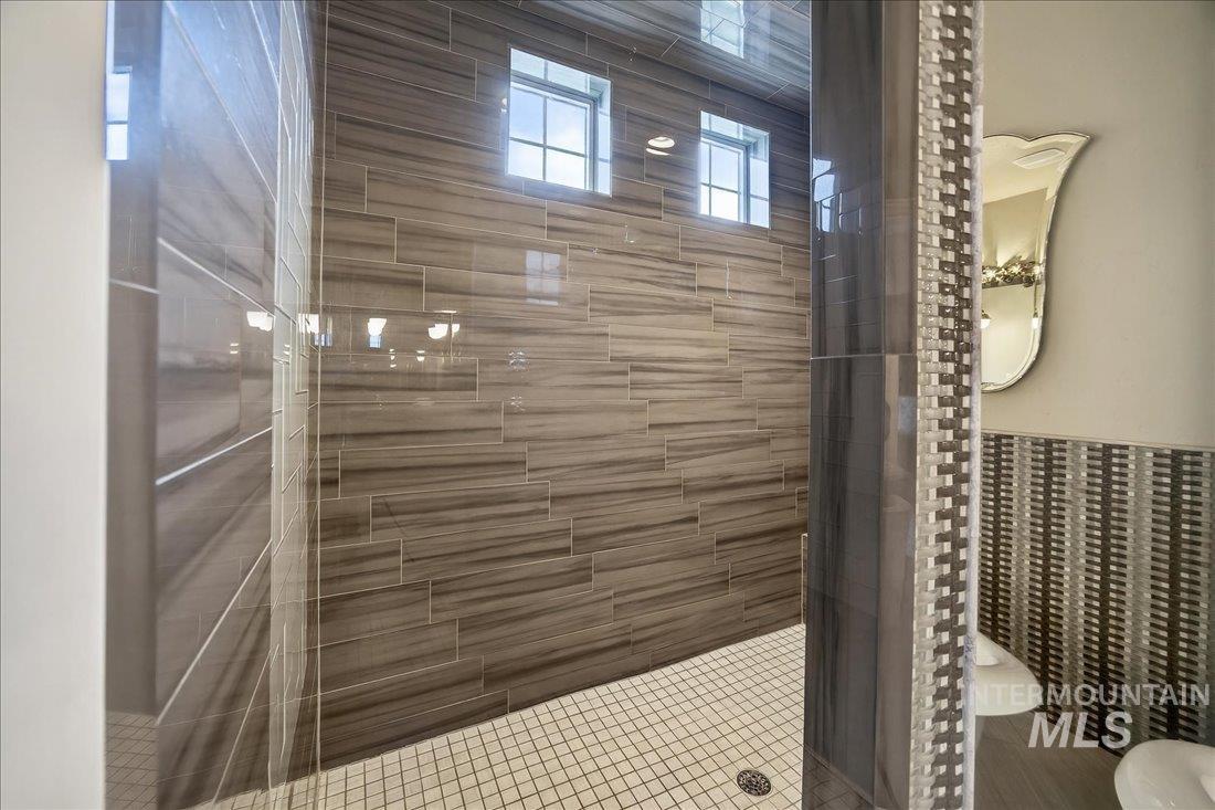 754 S Lone Hollow Way