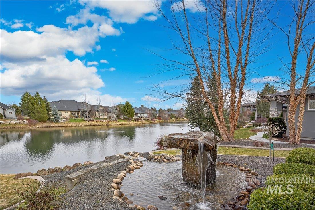 754 S Lone Hollow Way