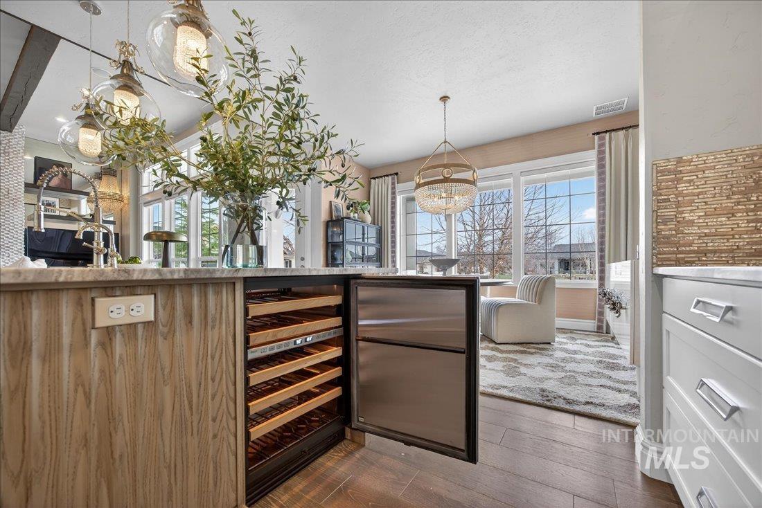 754 S Lone Hollow Way