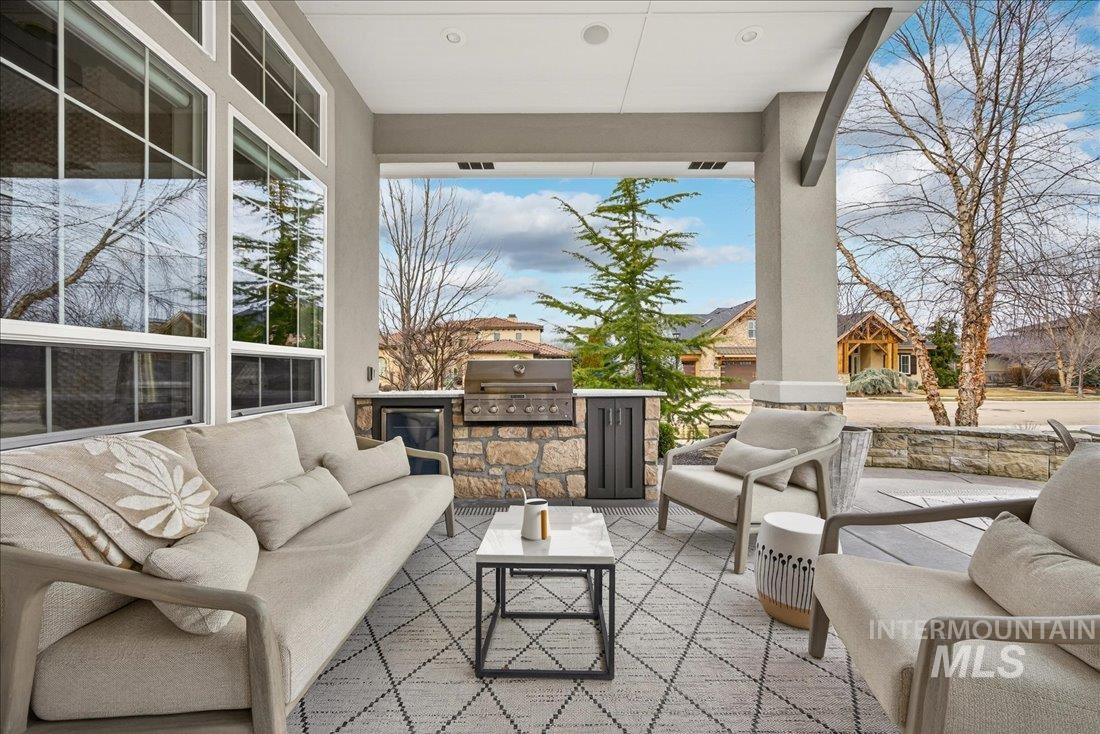 754 S Lone Hollow Way