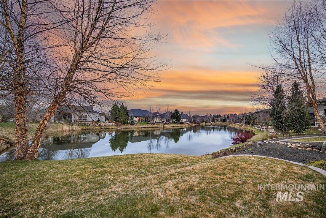 754 S Lone Hollow Way