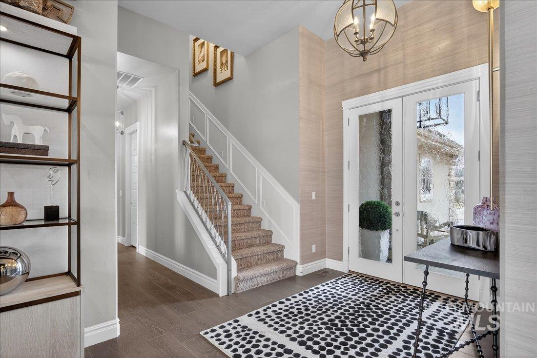 754 S Lone Hollow Way