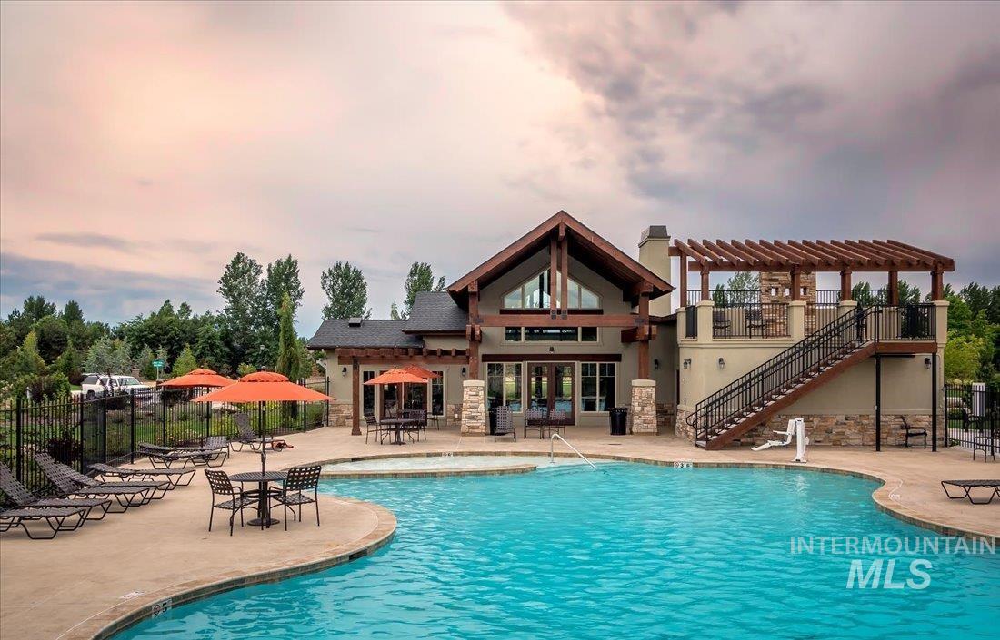 754 S Lone Hollow Way