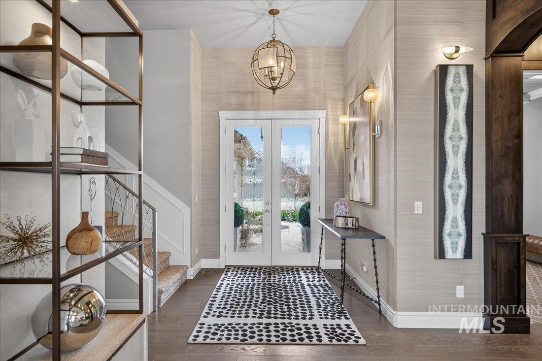 754 S Lone Hollow Way