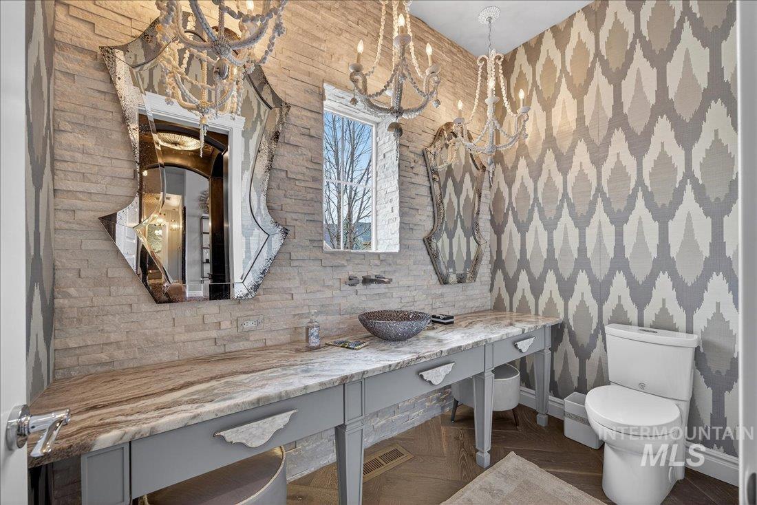 754 S Lone Hollow Way