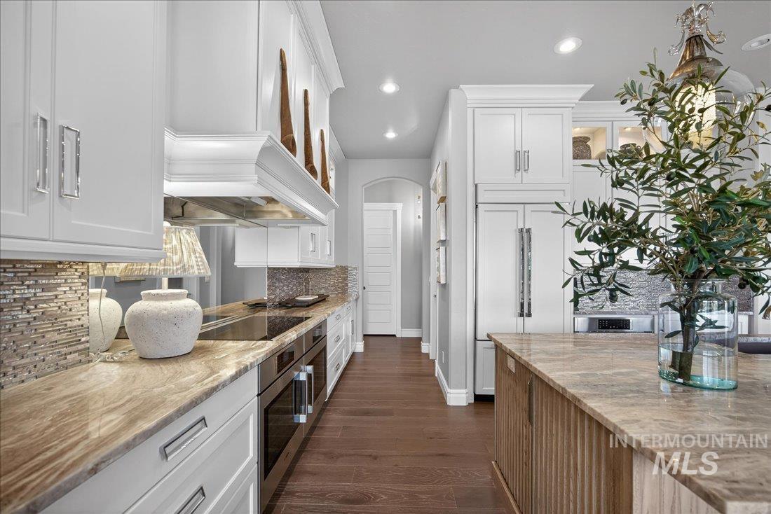 754 S Lone Hollow Way