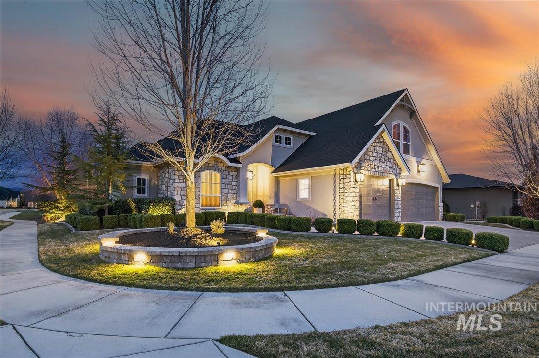 754 S Lone Hollow Way