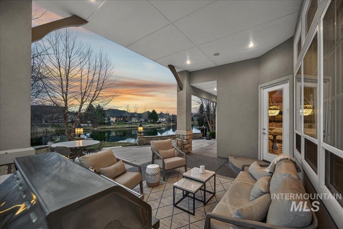 754 S Lone Hollow Way