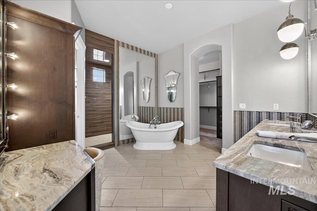 754 S Lone Hollow Way