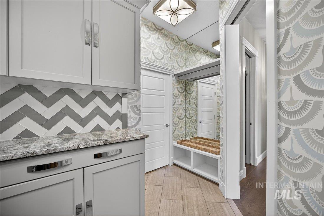 754 S Lone Hollow Way