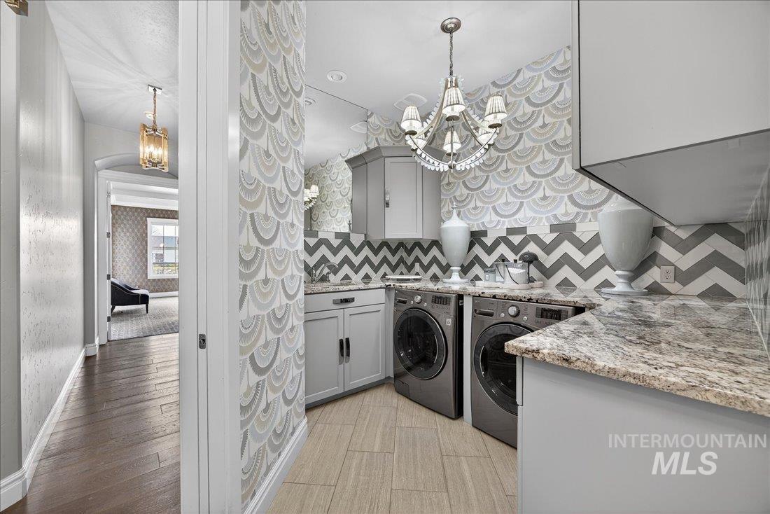 754 S Lone Hollow Way