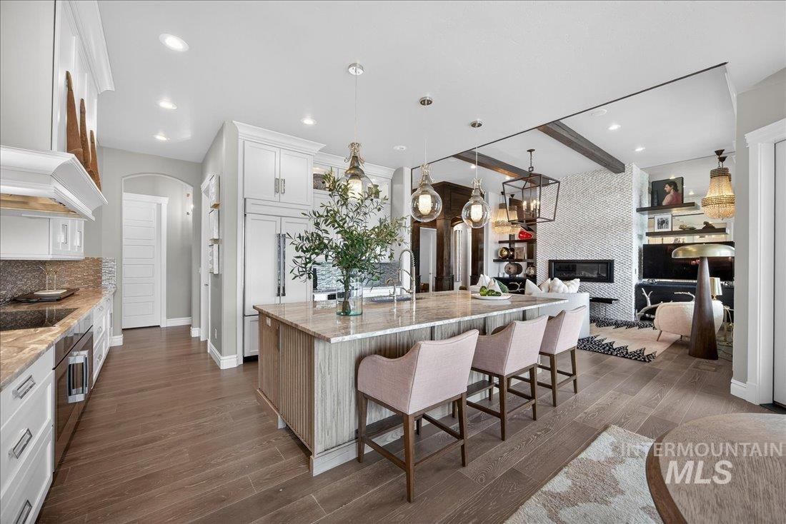 754 S Lone Hollow Way