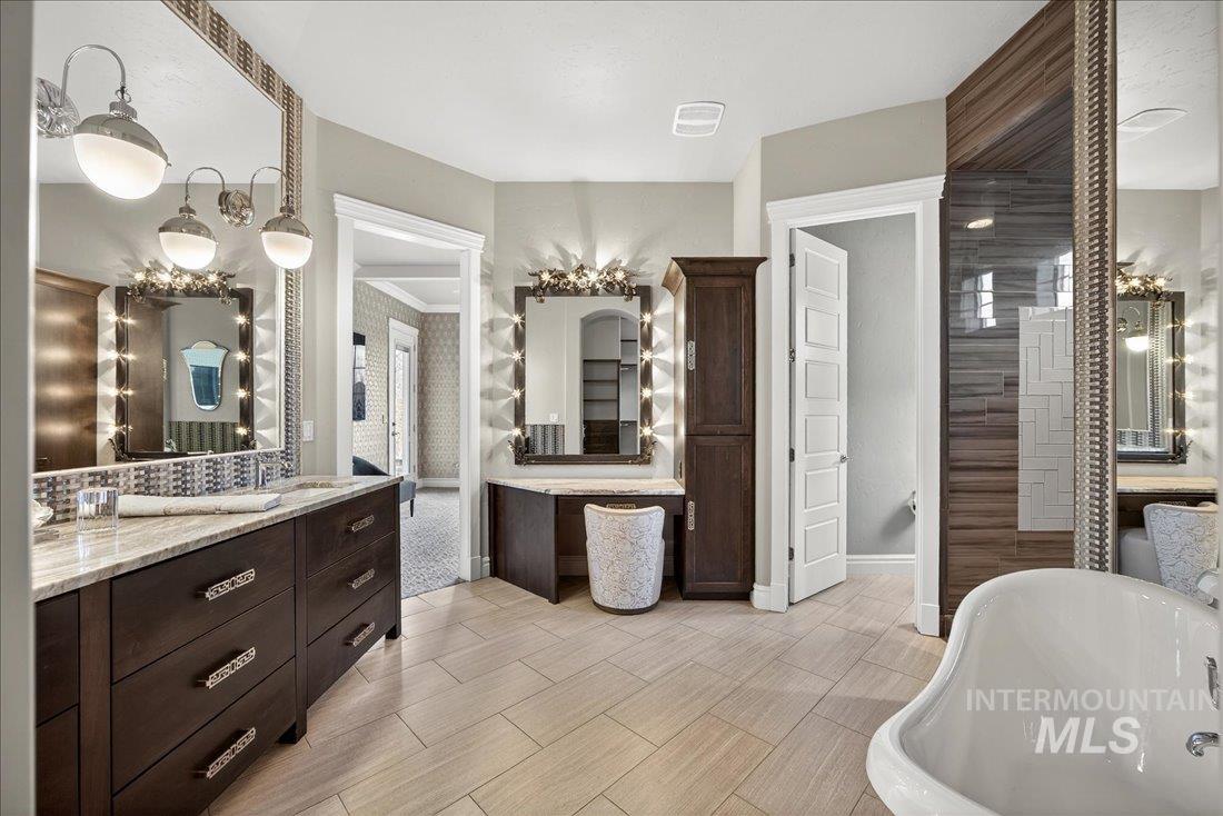 754 S Lone Hollow Way