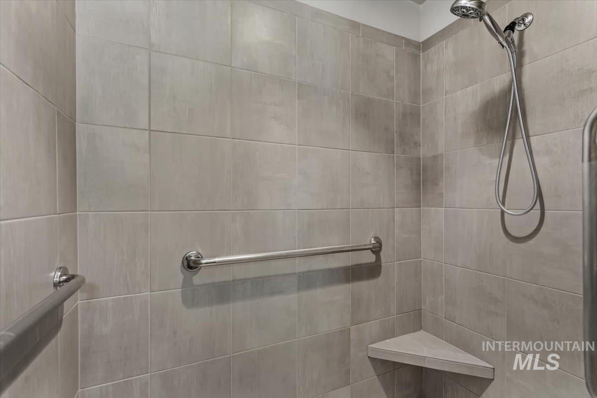 584 N Synergy Way